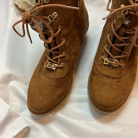 Michael Kors Myra Wendee Wedge Boot, size 5 - Picture 2 of 10